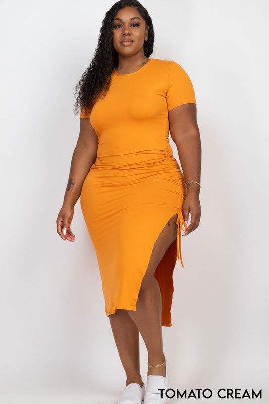 Plus size Ruched Short Sleeve Midi Dress