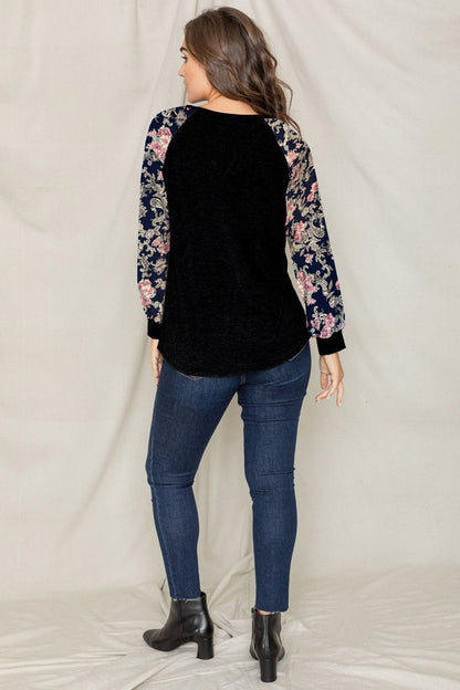 V-Stich Floral Raglan Sleeve