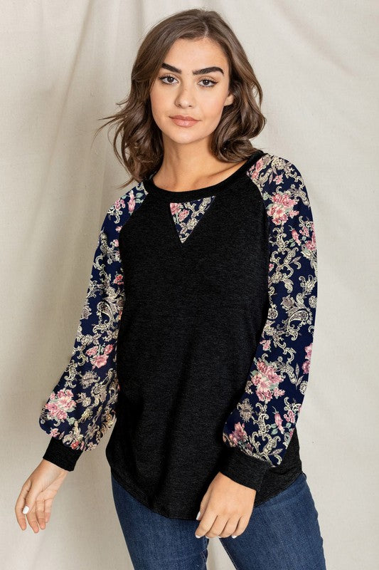 V-Stich Floral Raglan Sleeve