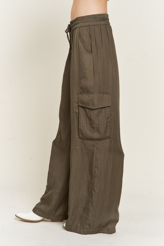 PLUS SIZE SATIN CARGO PANTS WITH DRAWSTRING