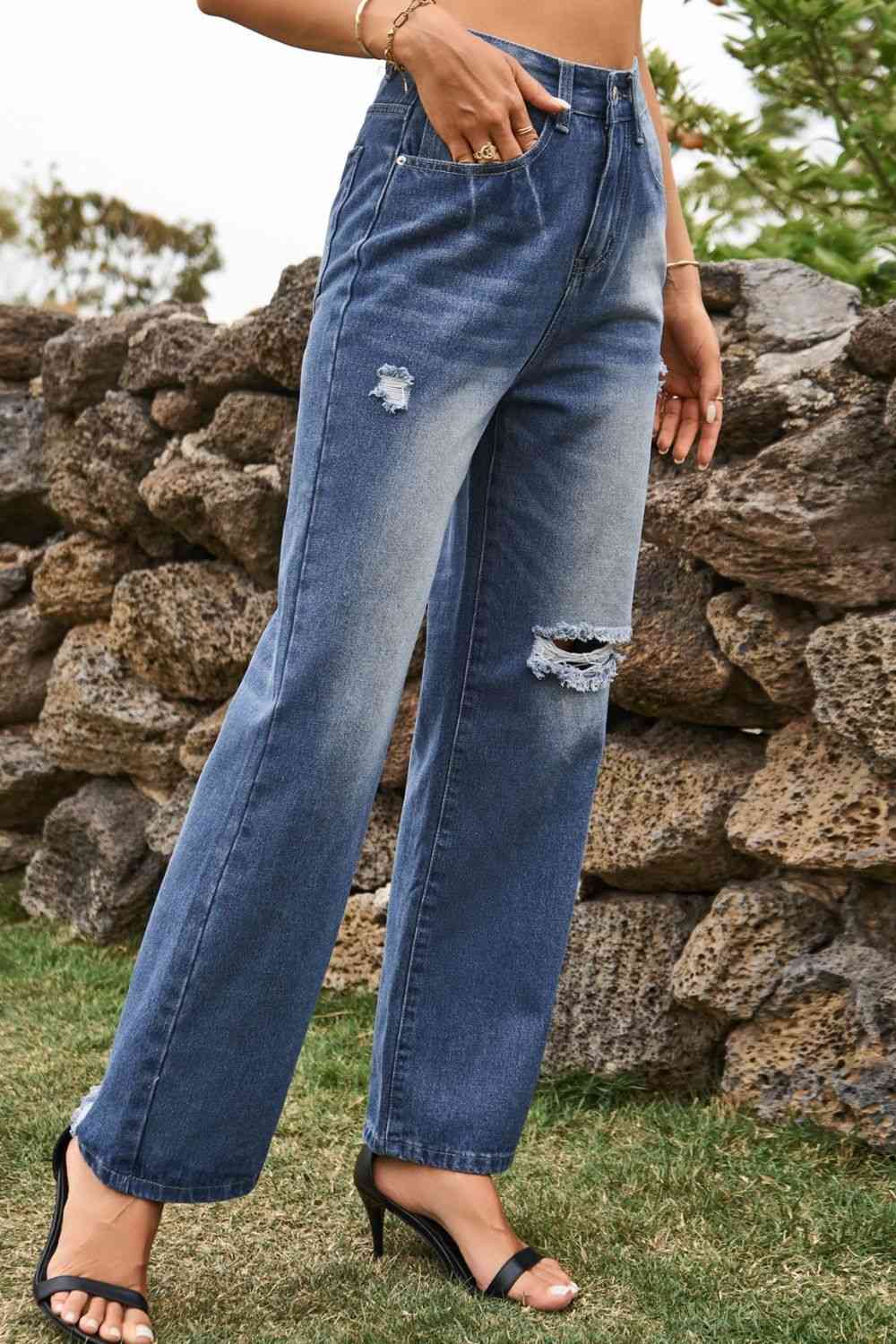 Distressed Buttoned Loose Fit Jeans