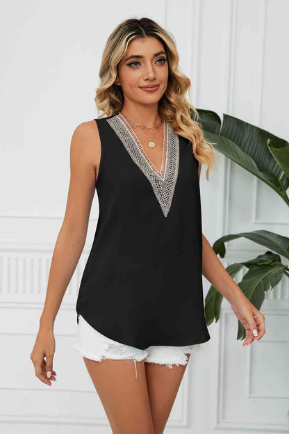 Contrast Trim Plunge Sleeveless Blouse