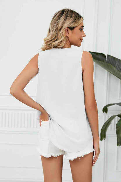 Contrast Trim Plunge Sleeveless Blouse